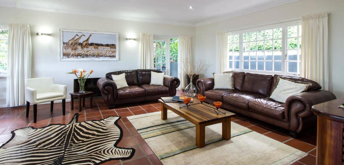 South Villa Guesthouse&Garden Книсна Екстериор снимка