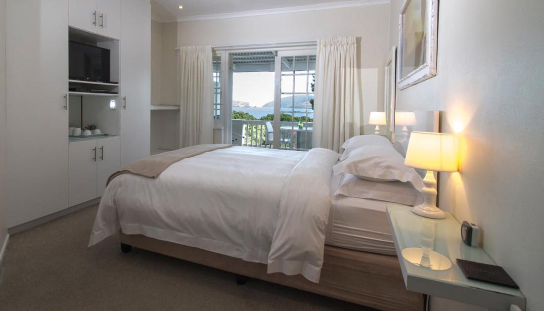 South Villa Guesthouse&Garden Книсна Екстериор снимка