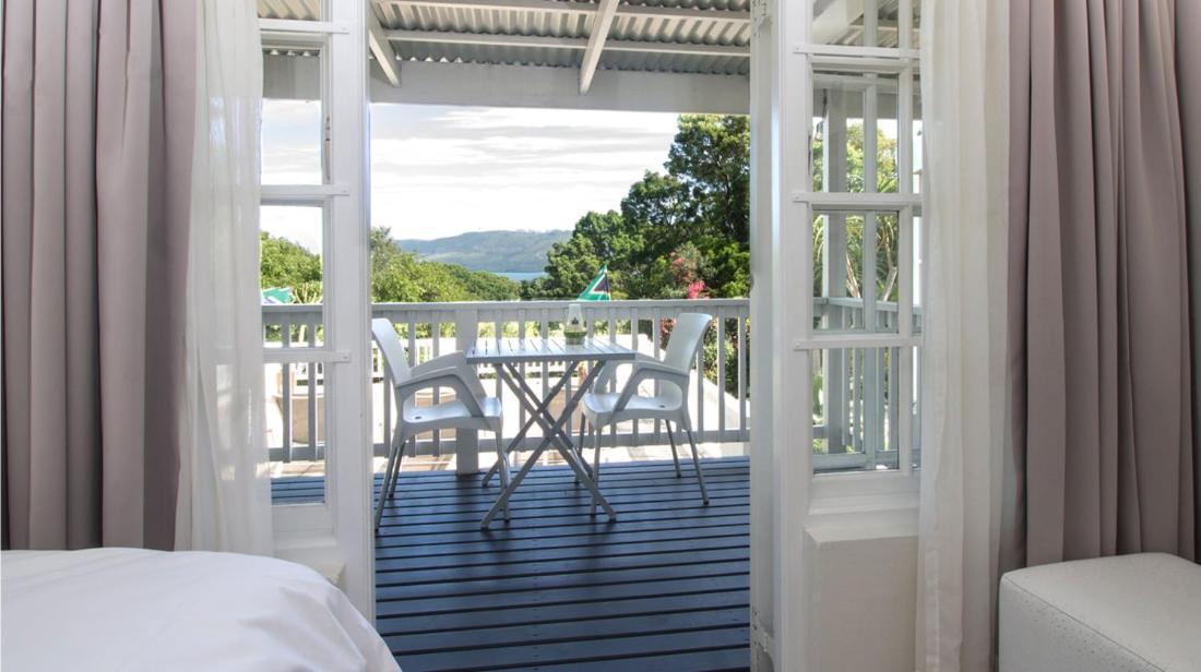 South Villa Guesthouse&Garden Книсна Екстериор снимка
