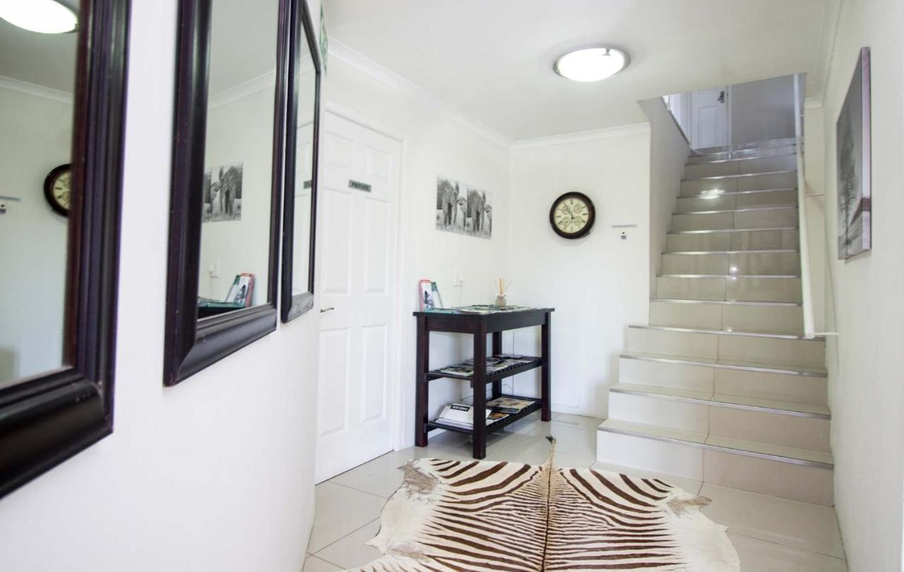 South Villa Guesthouse&Garden Книсна Екстериор снимка