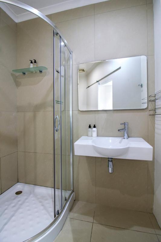 South Villa Guesthouse&Garden Книсна Стая снимка