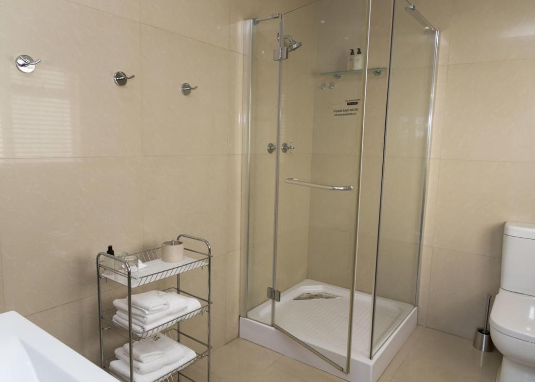South Villa Guesthouse&Garden Книсна Стая снимка