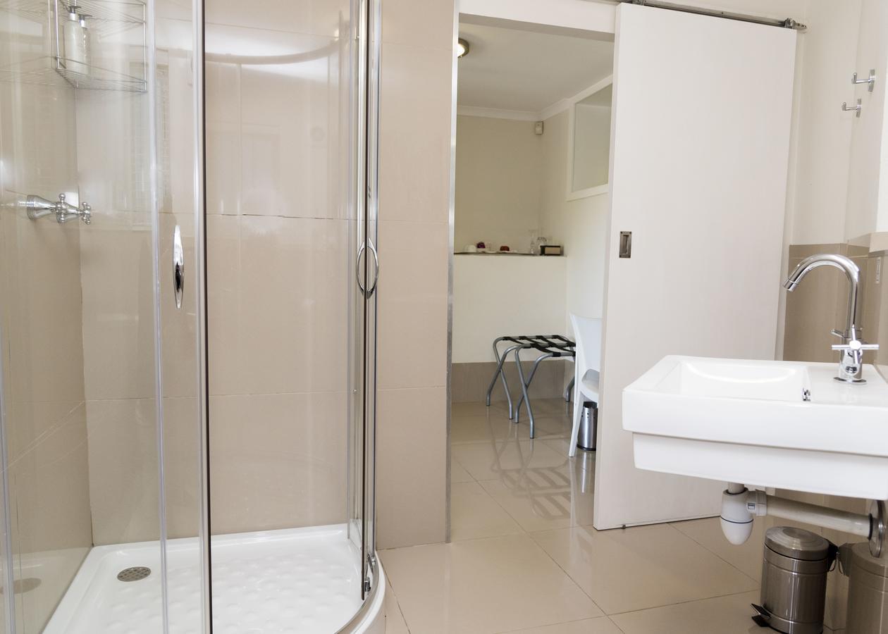 South Villa Guesthouse&Garden Книсна Екстериор снимка